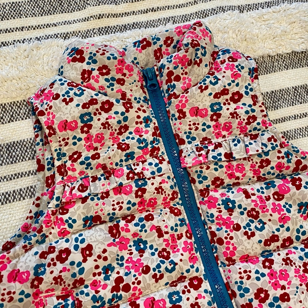 Girl’s 12 month Genuine puffer vest.